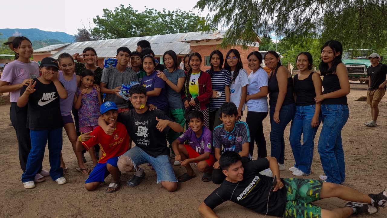 Talleres que forman para la vida: carpintería y costura
